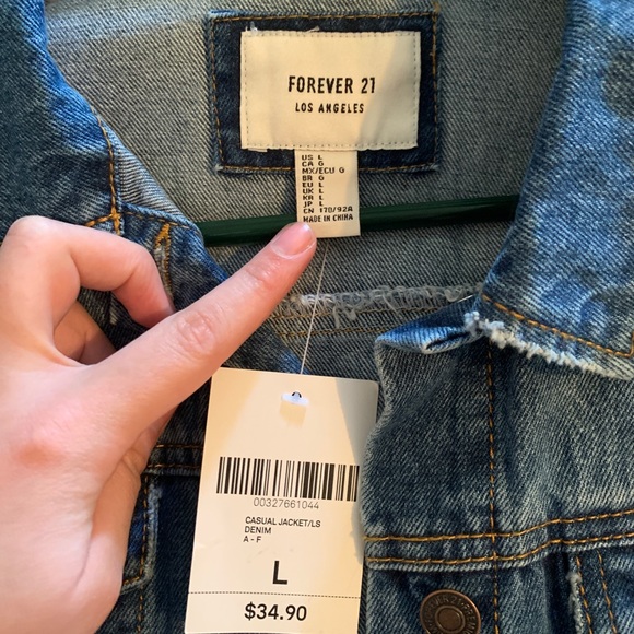 Distressed jean jacket - Picture 3 of 3